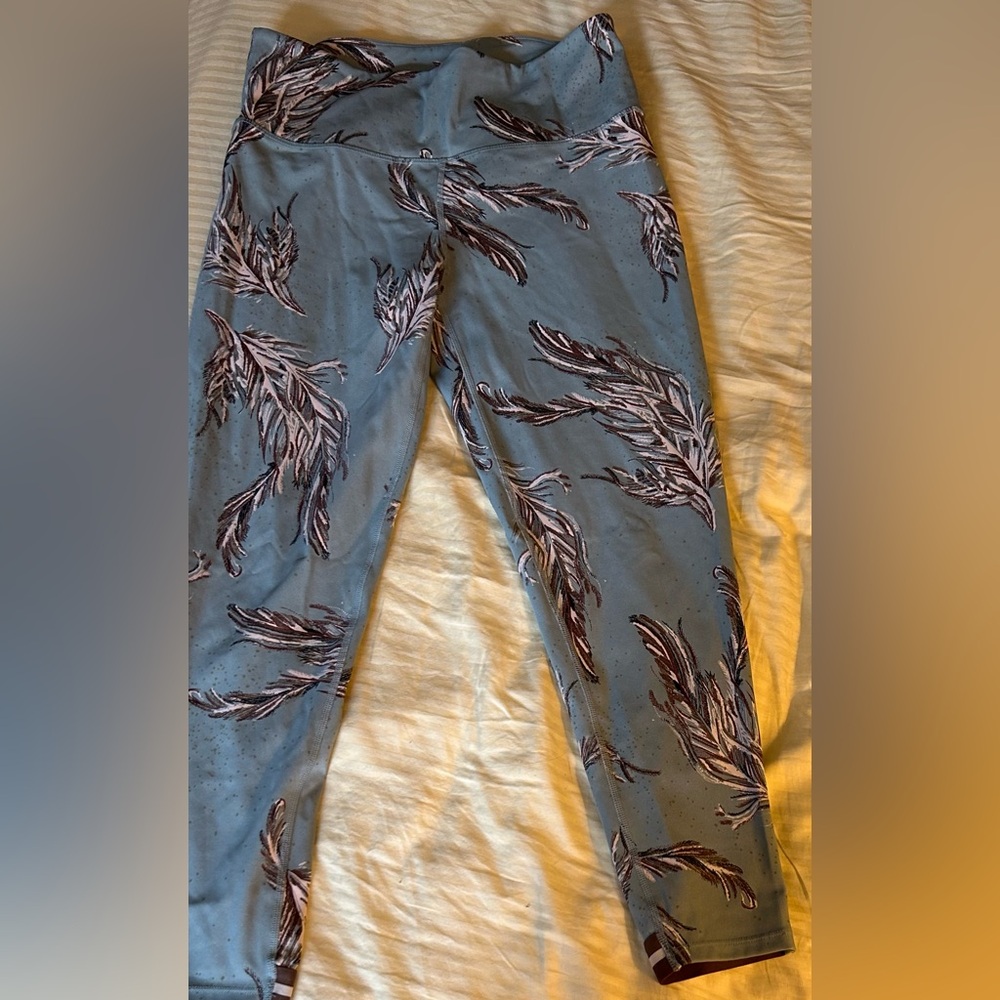 Free People Movement leggings sage green w feather design sz medium